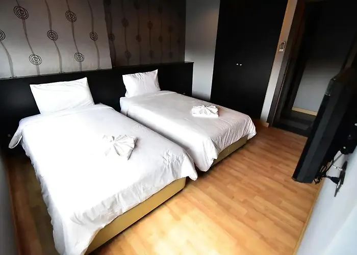 Big Tree Aparthotel