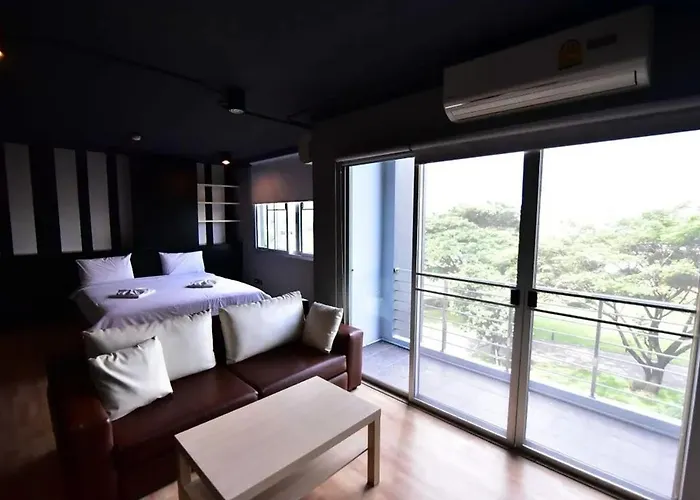 Big Tree Aparthotel 3*